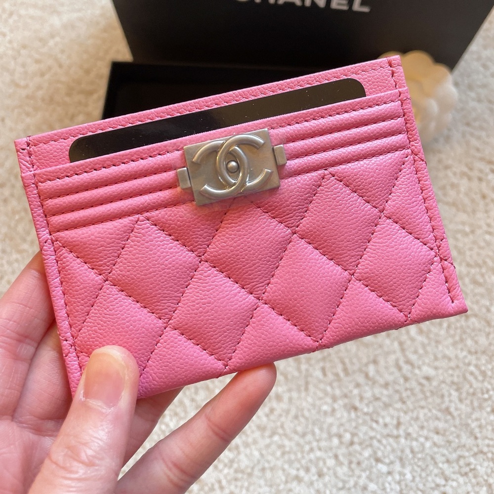 🩷 CHANEL Pink Card Case